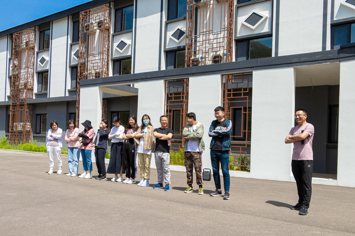 祝融隊亮(liàng)相(xiàng)